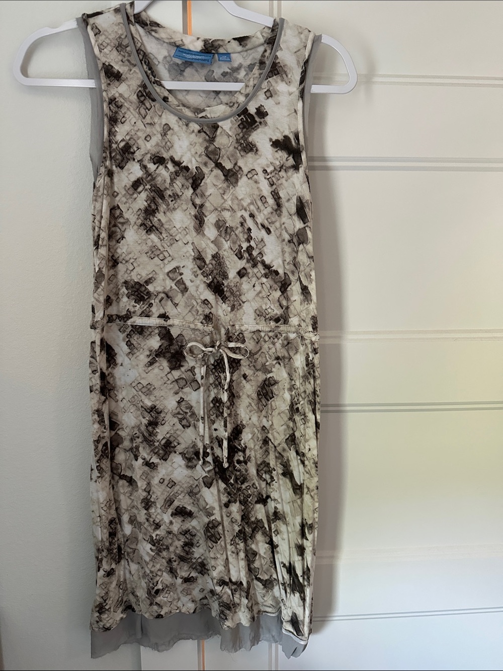 Simply Vera Vera Wang Cream and Black Sleeveless Tie-Waist Printed Dress